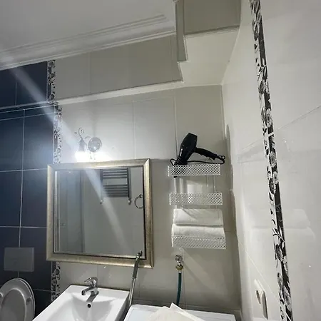 Smf Suites 2+1 Flat